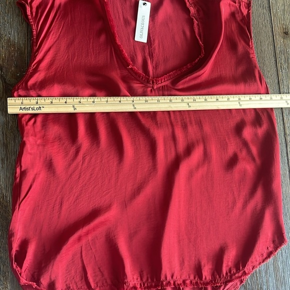 NWT Olivaceous V Neck Sleeveless Blouse Size L Dark Red Business Casual Raw Hem - Picture 9 of 11